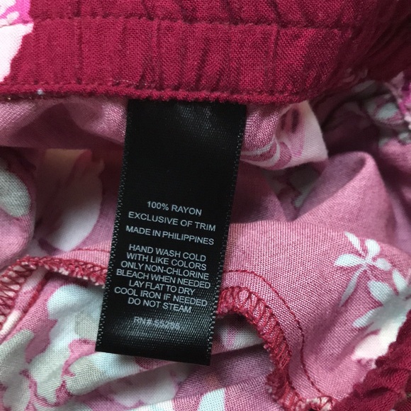 NWT Express Women’s Floral Print Magenta Eyelet Lace Hi-Low Maxi Skirt - Picture 9 of 9